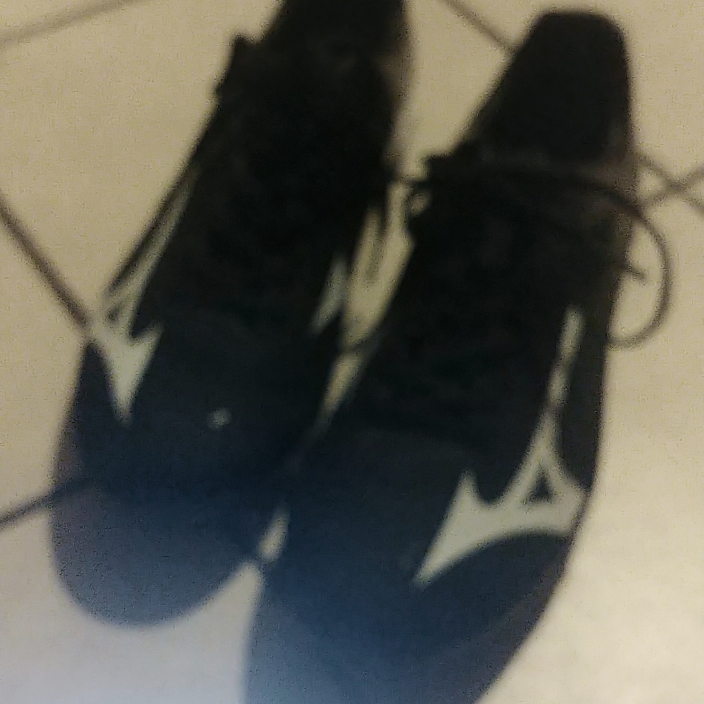 Low top cleats